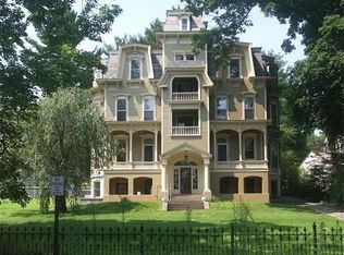 76 Crescent St APT 2, Northampton, MA 01060