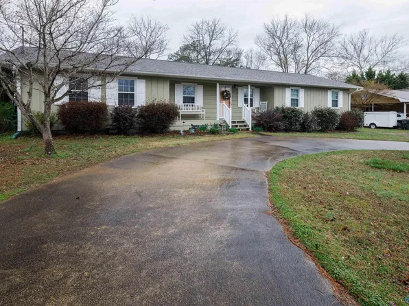 3008 Julie Dr, Scottsboro, AL 35769