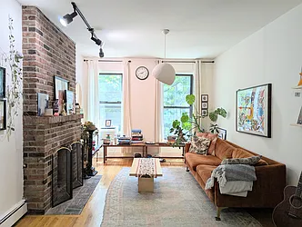581 Warren Street, #3R