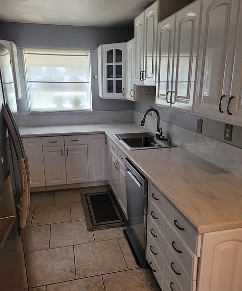 1328 Stevely Ave — Photo 7