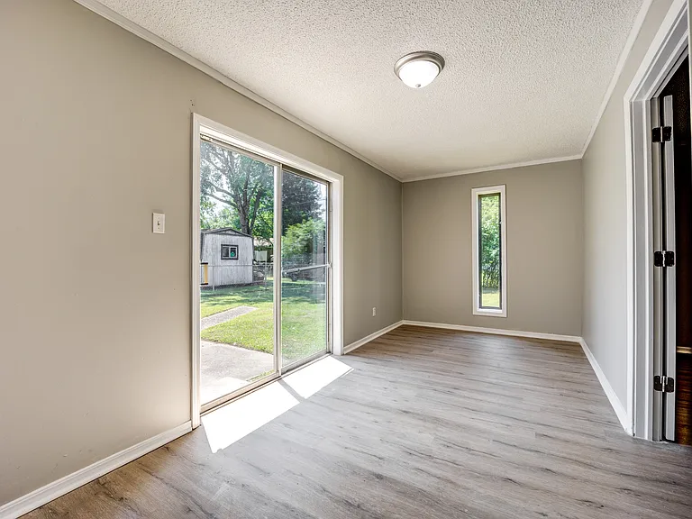 2816 Memphis St — Photo 10