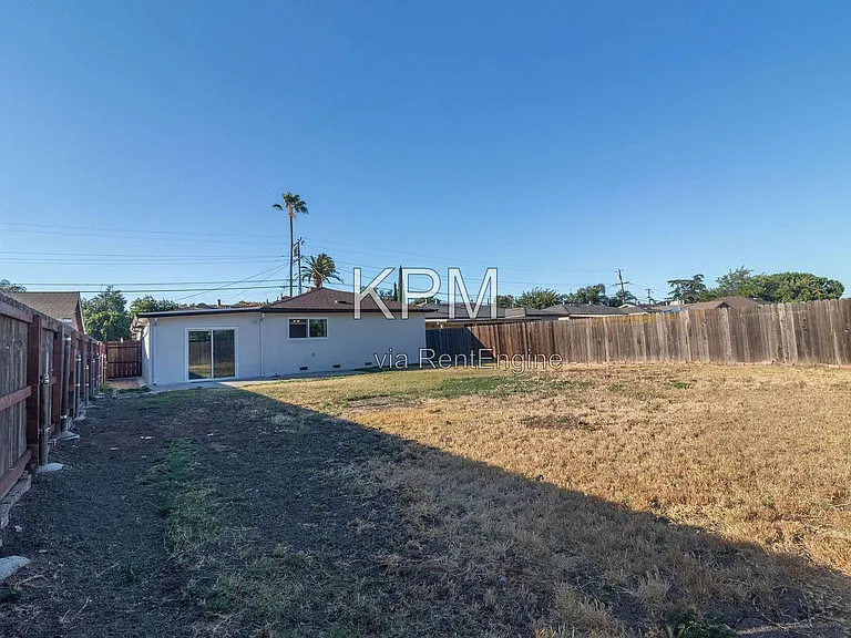 4248 E 4th St — Photo 22