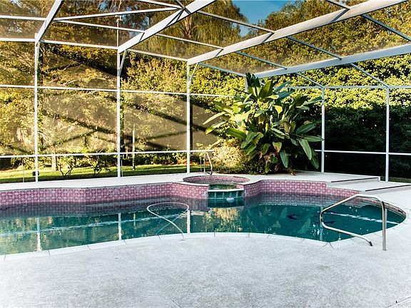 3rd image of 703 Ironwood Ct