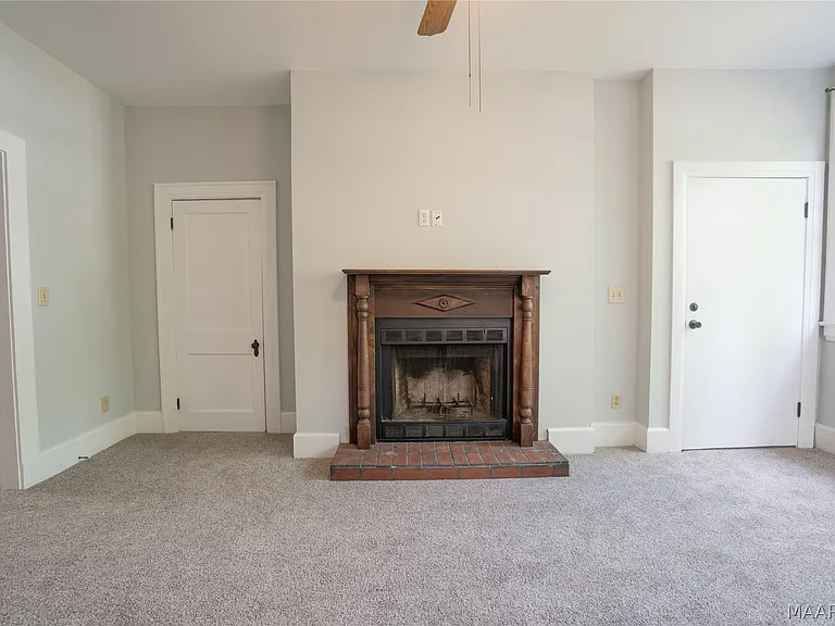 1131 S Perry St — Photo 4