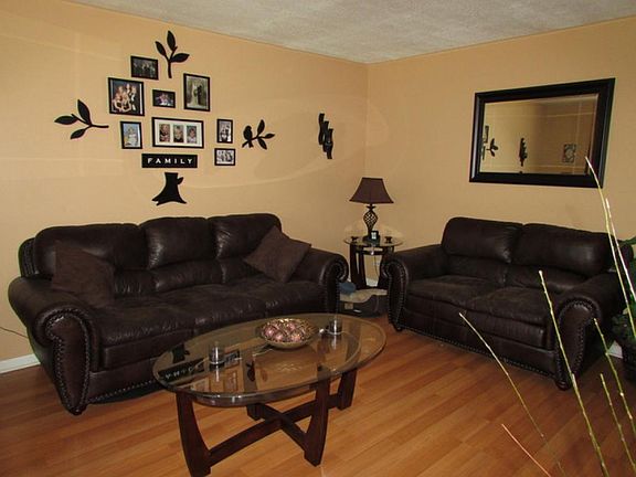 3rd image of 7300 Winthrop Way Unit 6