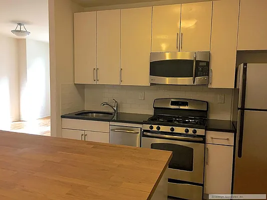 Rented by Sovereign Associates | media 30