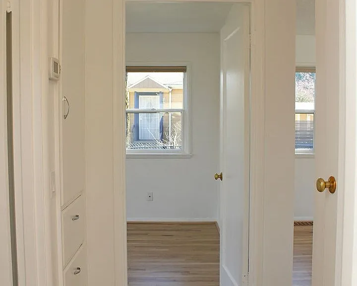 8401 NE Going Pl — Photo 14