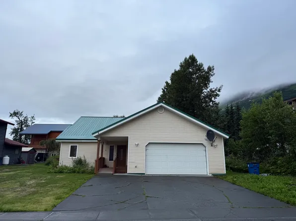 1110 Mineral Creek Dr, Valdez, AK 99686