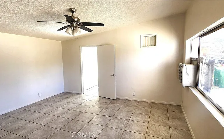 6963 Tamarisk Ave — Photo 1