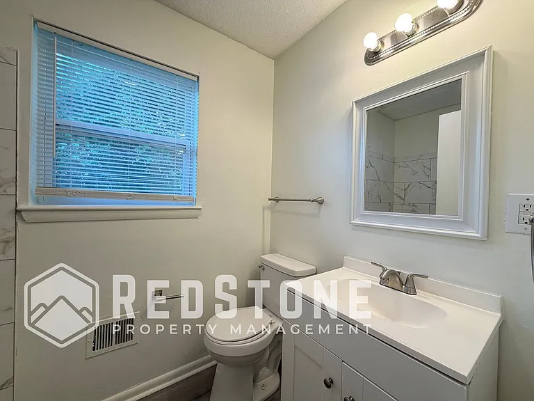 1507 Tucker St #A — Photo 6