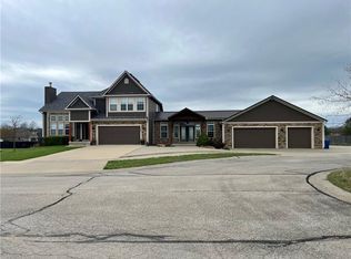 908 Cedar Ct, Paola, KS 66071
