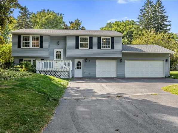 5 Marberth Dr, Henrietta, NY 14467