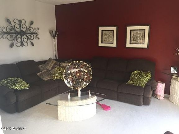 5th image of 7374 Kings Crossing Ct SE