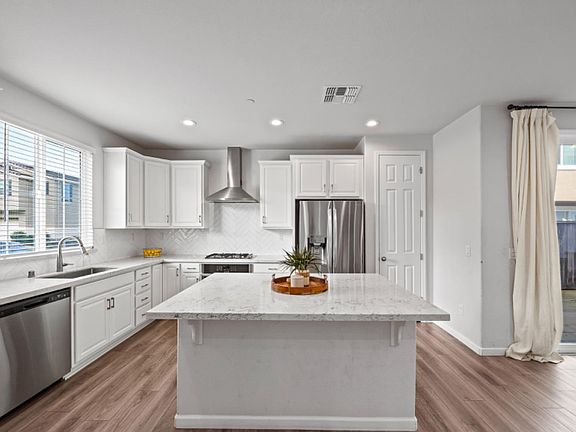 5th image of 2148 Karen Place