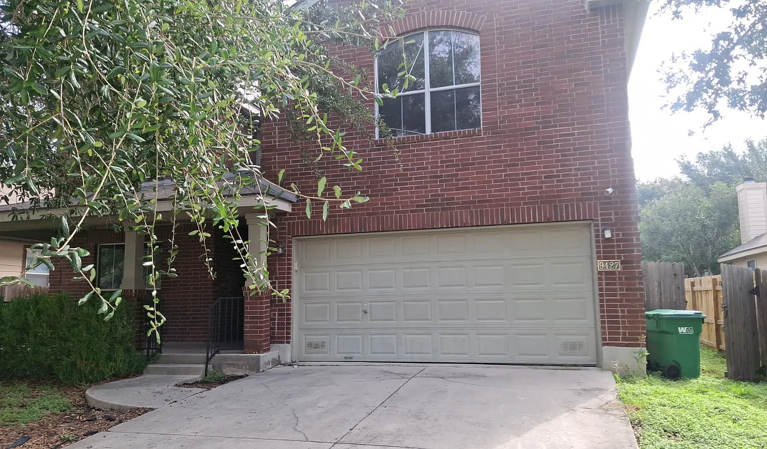 5 bed, 3331 sqft, $2,400 — Photo 1