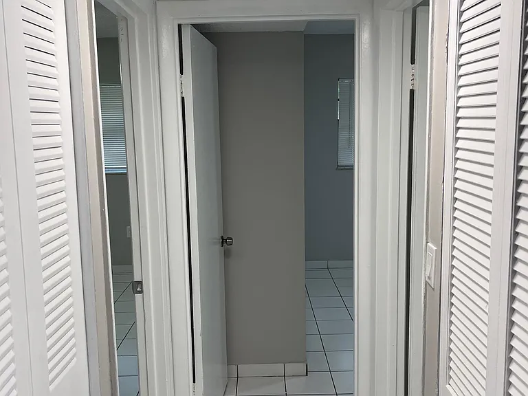 910 SW 105th Ave #100 — Photo 7