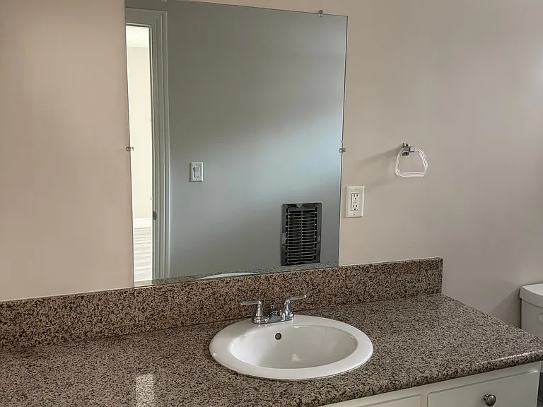 1605 W Shorb St #B — Photo 11