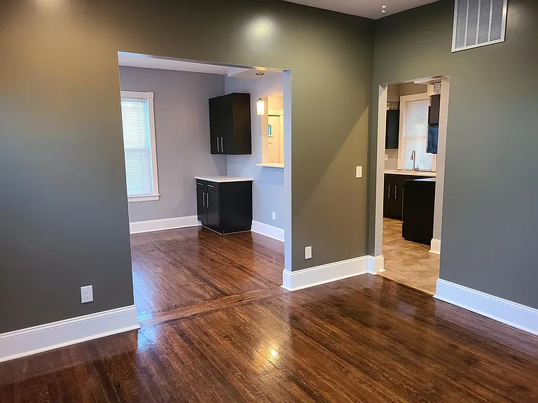3561 Howard St — Photo 10