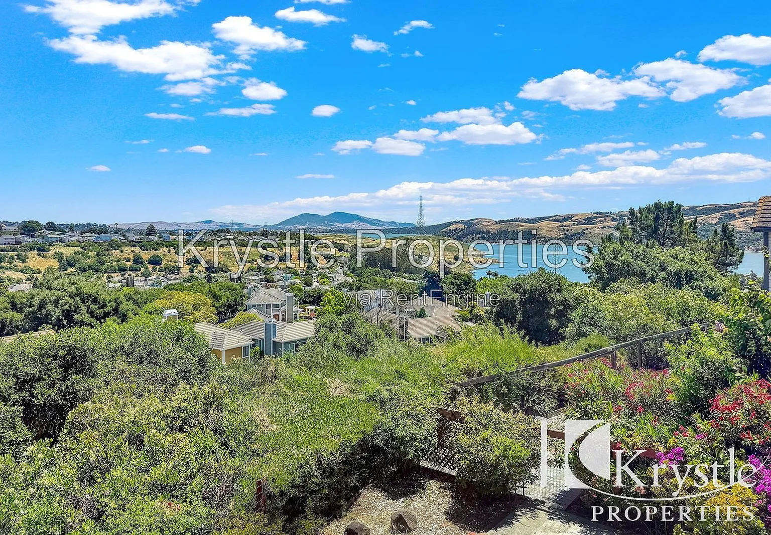 3 bed, 2.5 bath, 2606 sqft, $3,550 — Photo 1