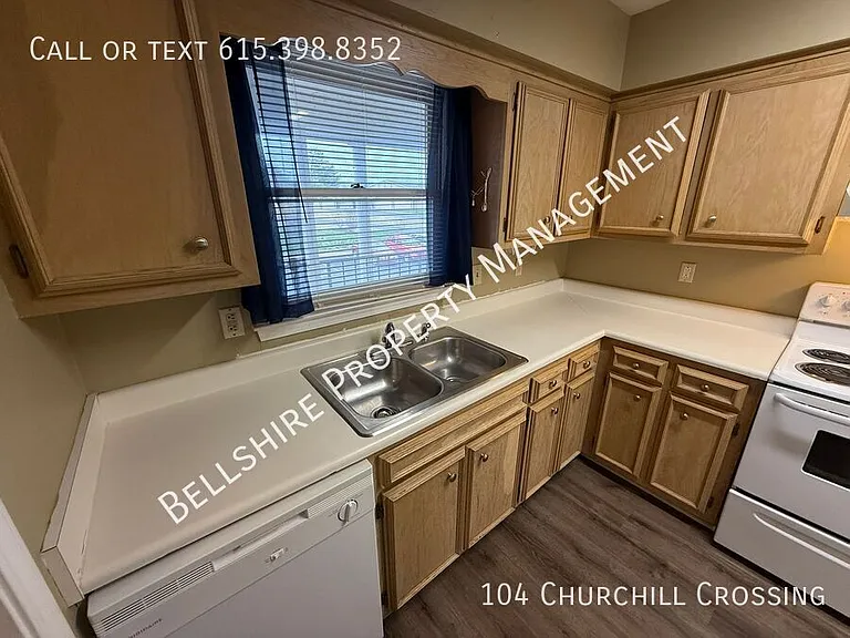 104 Churchill Xing — Photo 1