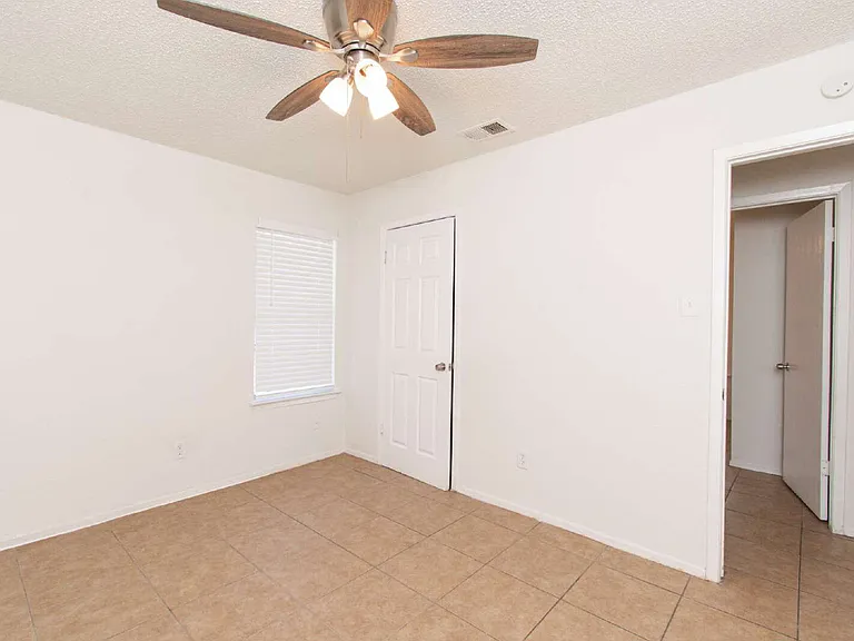 4405 Teri Rd #B — Photo 12
