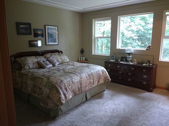 3rd image of 18761 Viking Way NW