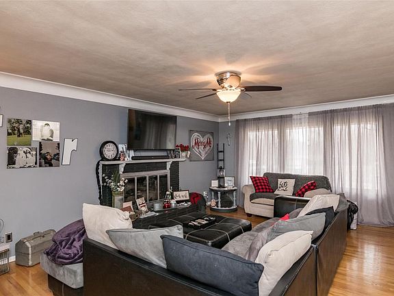 5th image of 12 Londonderry Dr