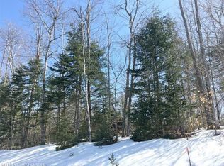 528 Woods Edge Rd, Hermon, ME 04401