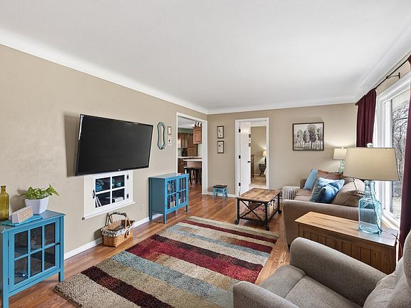 4th image of 997 Rivercrest Rd N