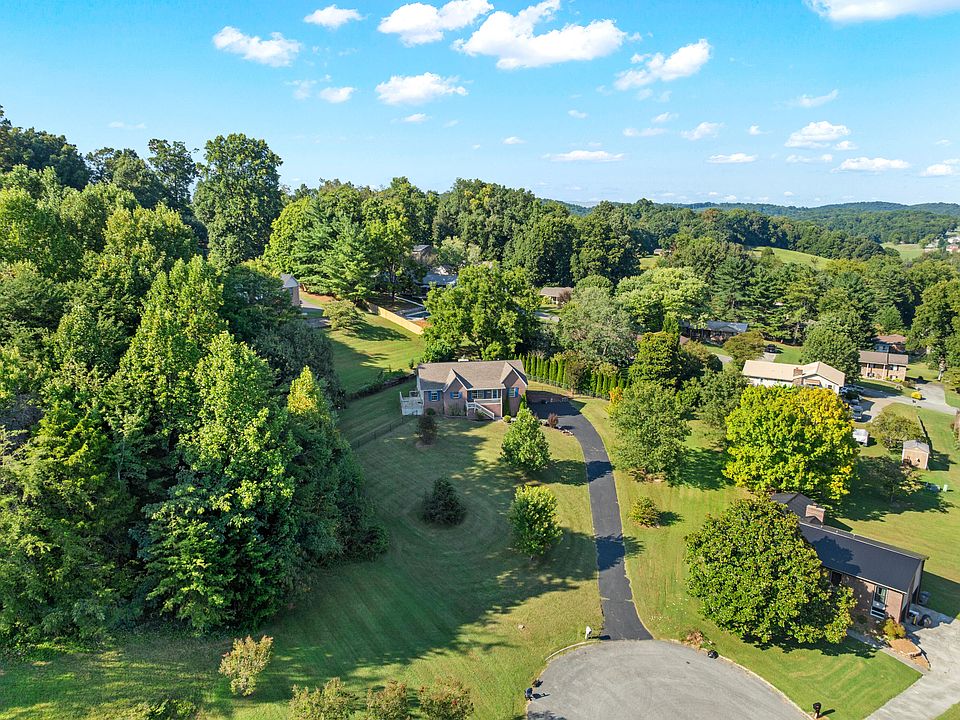 1st image of 1580 Pin Oak Dr