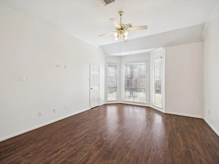 12831 Dove Point Ln — Photo 32