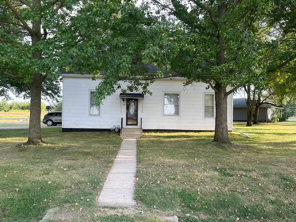 132 Maple St, Harvel, IL 62538
