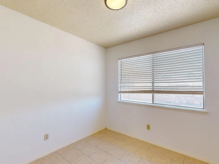 6925 Escondido Dr #B — Photo 27