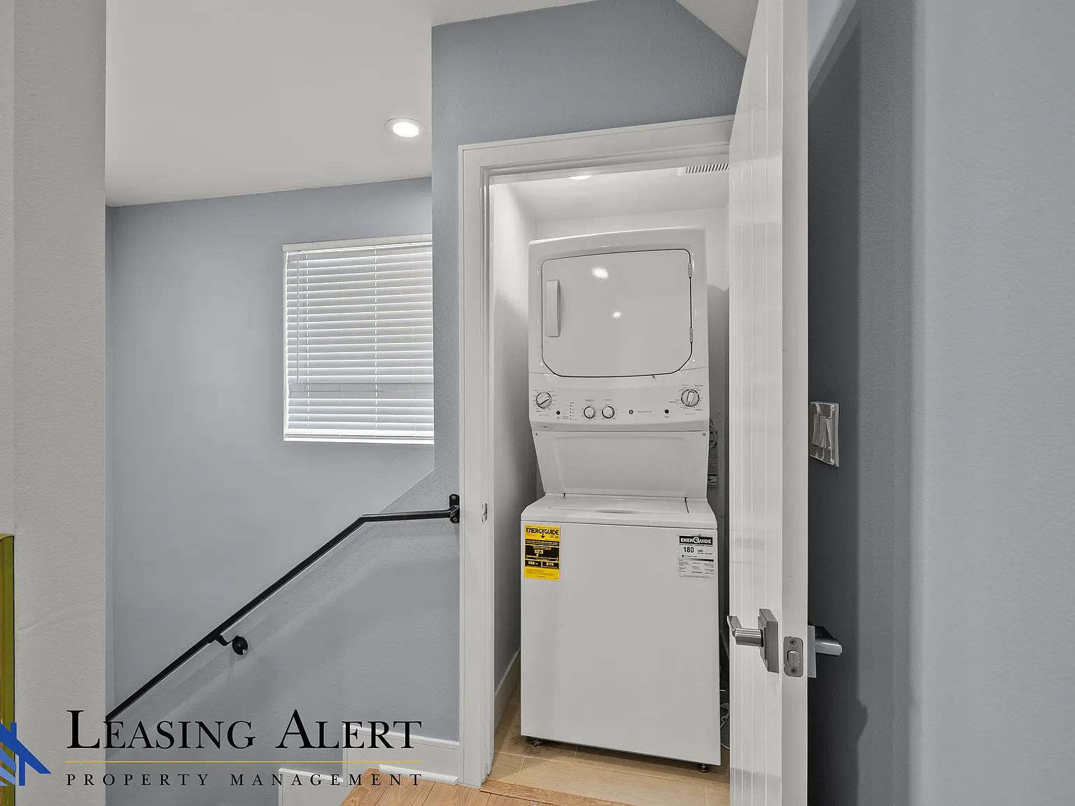 2 bed, 2.5 bath, 1400 sqft, $4,100 — Photo 3