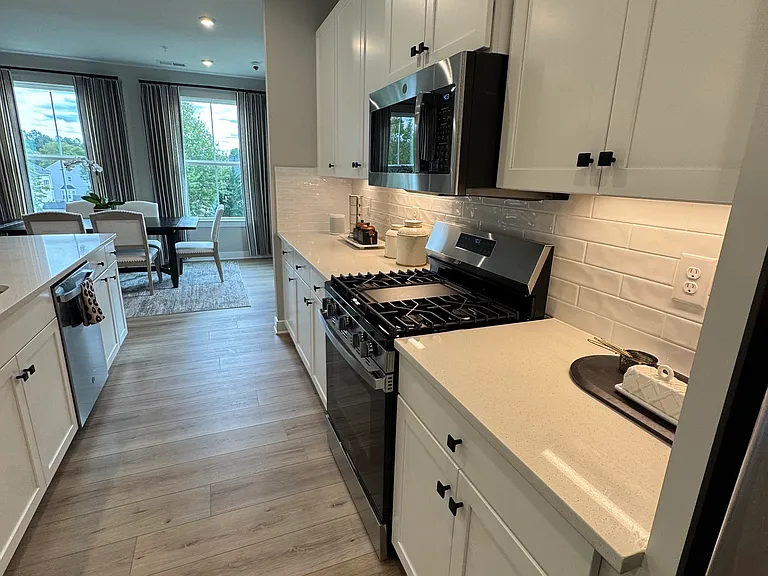 8001 Lake Laurel Ln #B — Photo 20