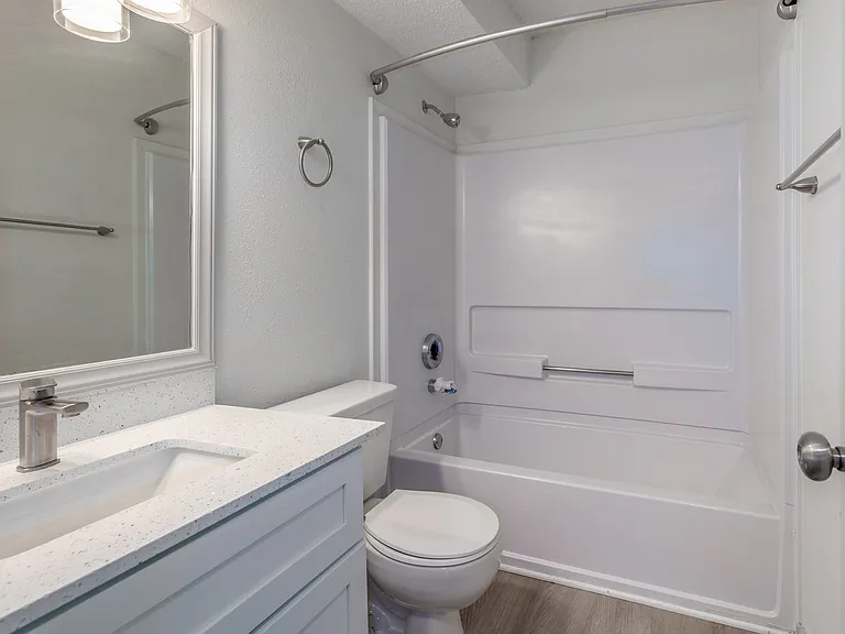 Stoney Trace Apartments — Photo 10