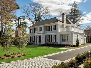 42 Central Dr, Manhasset, NY 11030