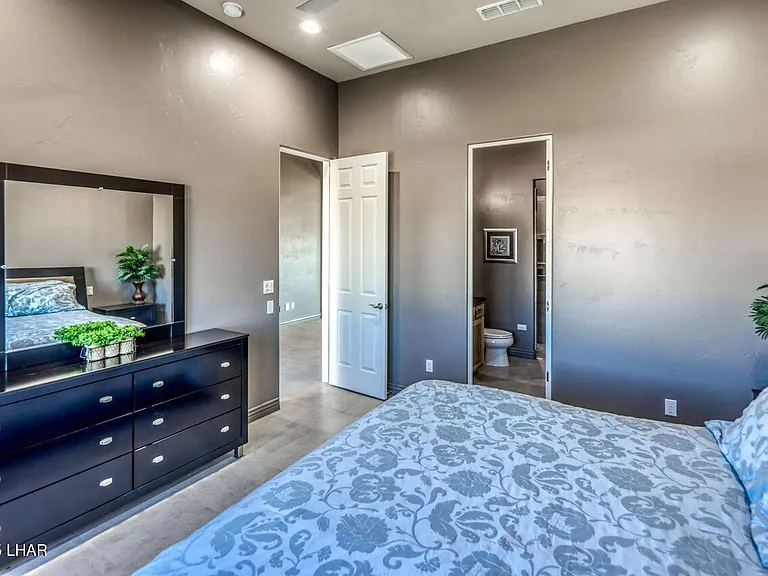 2520 Demaret Dr — Photo 29