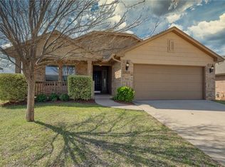 2813 Fawn Lily Rd, Oklahoma City, OK 73128