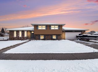 9825 Garfield Pl, Crown Point, IN 46307