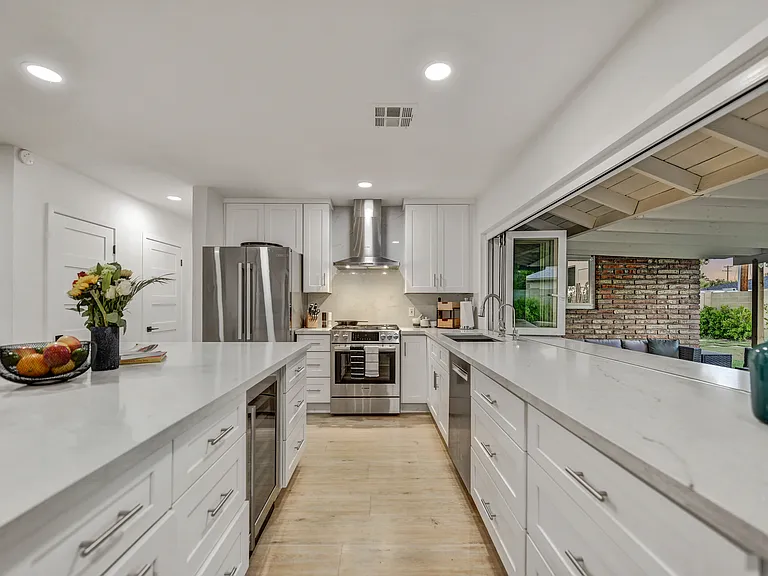 5019 E Windsor Ave — Photo 8