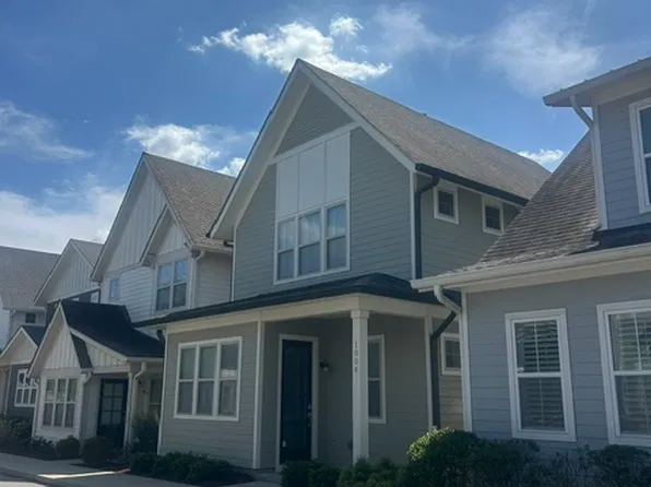 1004 Treaty Oaks Dr, Nashville, TN 37209