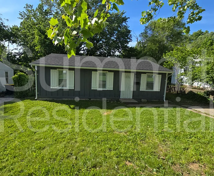 5636 E 40th St — Photo 1