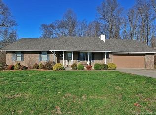 905 Hillwood Rd, Jackson, MO 63755