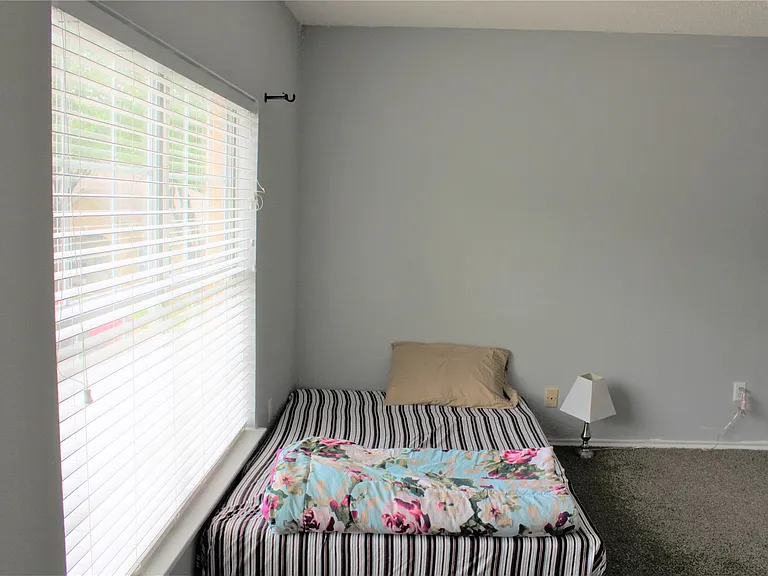 16205 Glorious Ln — Photo 25
