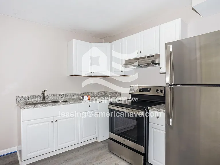 1728802_006_kitchen_12816370.jpg
