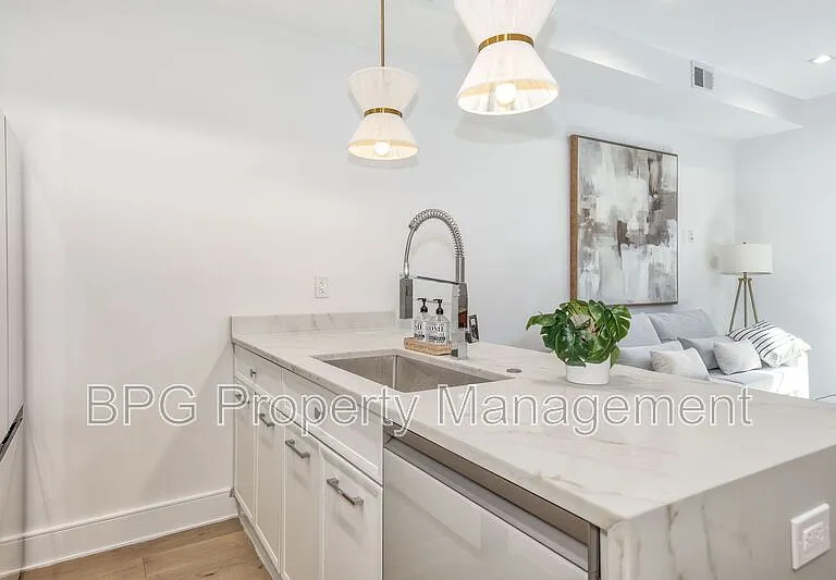 3921 W St NW #1 — Photo 58