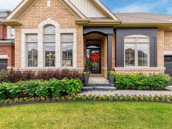 25 McLean Ave, Collingwood, ON L9Y 3V2