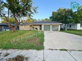 3316 Shorewood Dr, Mesquite, TX 75150