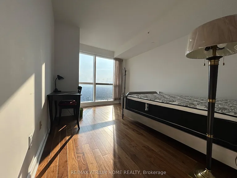 388 Yonge St #7010 — Photo 15